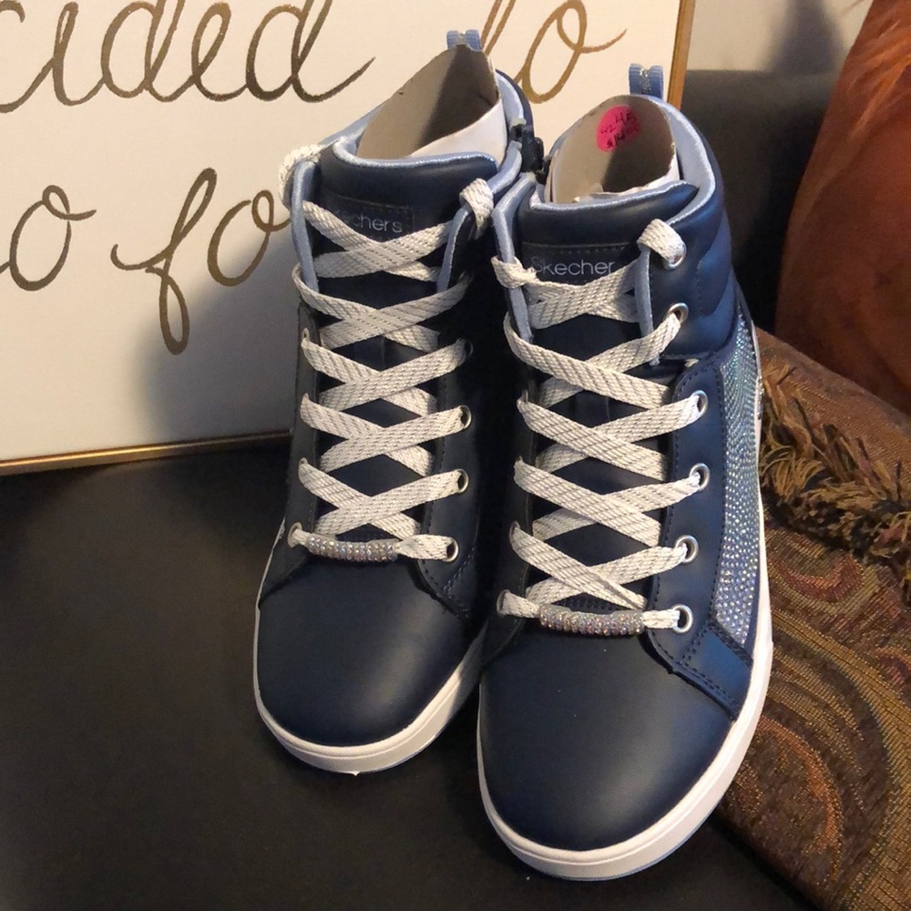 Brand New Navy Blue Girls Rhinestone Skechers Sz 4.5